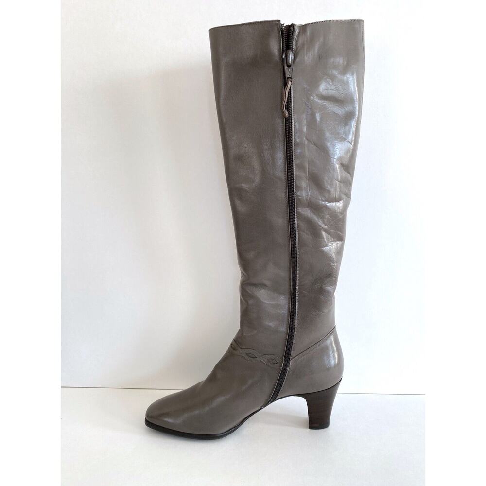 Vintage Salvatore Ferragamo Gray Leather Tall Zip Up Knee-High Boots Size 5 1/2 - Picture 2 of 7